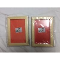 ราคา กรอบรูปไม้สน กรอบรูปตั้งโต๊ะ ขนาด4x6 นิ้ว (7585920720)