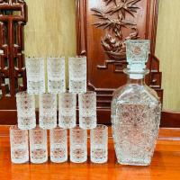 ราคา ชุดขวดเหล้าไวน์เพชรแก้วสี่เหลี่ยม + ถ้วยพรีเมี่ยม 12 ชิ้น (56360649917)