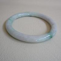 ราคา กำไลหยกพม่า Jadeite type A ขนาดวงใน 56.5mm กว้าง 7.6mm ทรงโดนัท สวมใส่ได้ทุกเพศ (44481854454)