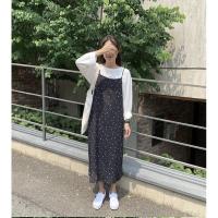 ราคา [4090] เซ็ตเสื้อยืดสีขาว+กระโปรงเอี๊ยมสีดำ (5254636271)