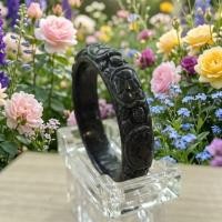 ราคา กำไลข้อมือหยกพม่าแท้ แกะสลักเต่ามงคล ทรงท้องปลิง สีดำอมเทา หยกธรรมชาติ Type A ขนาดวงใน 66.5 มม (43479993519)