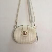 ราคา กระเป๋า Crossbody BANA BANA แท้ มือสอง (1666693061)