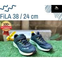 ราคา (Size 38/24cm) FiLA รองเท้าวิ่ง รองเท้าผ้าใบ ของแท้ มือสอง (19773094231)