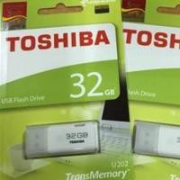 ราคา แฟลชไดร์ฟ Toshiba 32 GB Hayabusa ดั้งเดิม (8144022881)