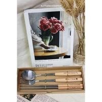 ราคา Handmade cutlery set ช้อนส้อมตะเกียบสแตนเลสแท้ ด้ามจับไม้โอ๊ค แกะสลักชื่อฟรี ให้เป็นของขวัญแต่งงาน (7137615465)