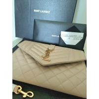 ราคา YSL Envelope Flap Clutch Bag ส่งฟรี! (22023514741)