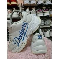 ราคา รองเท้า M LB LosAngeles Dodgers สภาพ 90% (26760814327)