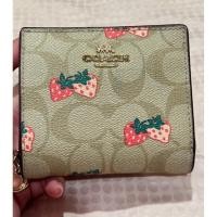 ราคา ส่งต่อกระเป๋าสตางค์ coach ผู้หญิง แบบพับลายสตอเบอรี่ (41672780827)