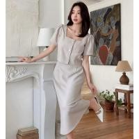 ราคา 【ใหม่】ชุดสองชิ้น เสื้อแขนสั้น+กระโปรง เอวสูง แขนพัฟ ทรงเข้ารูป กระโปรงยาวทรงตรง แฟชั่นชั้น สามารถใส่ไปทำงานได้SP0015 (28404654340)