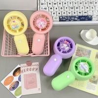 ราคา พัดลมไร้สาย พัดลมจิ๋ว มาการอง มัลติฟังก์ชั่การ์ตูนแบบพกพามินิมือถือพัดลมหอพักนักศึกษาสํานักงาน ยูเอสบี ที่วางโทรศัพท์ (45559454502)