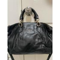 ราคา Coach แท้ทรงสะพายข้างหนังสีดำ สภาพสวยสายแท้คู่ตัว (41073662490)