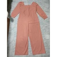 ราคา 0Yunaka Anola jumpsuit เป็นจั้มสูทอีกหนึ่งรุ่นที่นำเสนอเลยค่ะ ทรงสวยมากๆดีเทลค่อนข้างเยอะ คอเหลี่ยมลึก ซิปหลัง (17685059981)