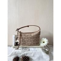 ราคา Like new โลเอเว่ cubi in tan canvas shop 40k (dustbag, card, carebook) สภาพใหม่ค่ะ (14489931144)