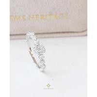 ราคา Gems Heritage : แหวนเพชรแท้ Emerald cut band ring(RWG747) (47262146571)