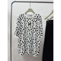 ราคา GN พร้อมส่ง เสื้อยืดคอกลมตาข่ายทรงโอเวอร์ไซส์ผ้าทอขาดรีดเพชรทั้งตัวติดอะไหล่โลโก้ตรงคอเสื้องานงานป้าย KKUU (29064829069)