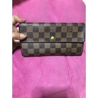 ราคา Lv sarah damier long wallet ปี 2006 แท้ % เทค่ะ (2976988746)