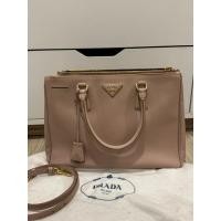 ราคา Prada saffiano size 33/2 zips มือ2 ของแท้ (41423252207)