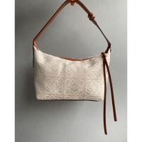 ราคา กระเป๋ามือสอง Loewe พอช (23949950514)