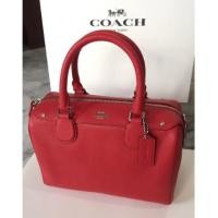 ราคา ส่งฟรี! Coach แท้ F57521 กระเป๋าทรงหมอนเล็ก สีแดง Mini Bennett Satchel in Crossgrain Leather (2519198472)