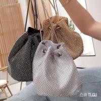 ราคา กระเป๋าสะพายทรงขนมจีบ 200 ฿ (2688522455)