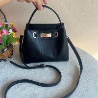 ราคา ST.Scott London แท้ ฐาน 8.5 นิ้วสูง 7 นิ้ว ทรงถังเล็ก น่ารักมาก สภาพดีเหมือนใหม่ 590 บาท (27570204132)