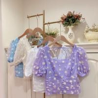 ราคา เสื้อแขนสั้นคอเหลี่ยม ผ้ามุ้งลายดอกเดซี่ เป็นซิปหลัง (3152747261)
