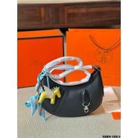 ราคา กระเป๋าสะพายข้าง Hermes1156 สีดำ ออกแบบจากธีมขี่ม้า (40261223543)
