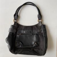 ราคา กระเป๋าถือ มือสอง Balenciaga แท้ ตัวกระเป๋าเป็นผ้าทอ หูหิ้วเป็นหนังแท้ สภาพใหม่มาก ใส่ของได้เยอะมากค่ะ (7538830836)