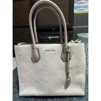 ราคา Michael kors แท้100%หนังแท้ออกจากshop20,000บาท มีสายสะพายข้างแท้คู่ตัว ขนาด 12 นิ้ว (24744683756)