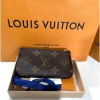 ราคา Used LV Key Clay Monogram. มือสองของแท้ค่ะ (25922860169)