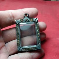 ราคา กรอบพระสมเด็จเนื้อเงินผสมขนาดพระที่เหมาะกว้าง2.4×3.5ซม.เล็กใหญ่ได้นิดหน่อยมีห่วงพร้อมยาง (43167132312)