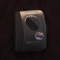 ราคา **ขายด่วน หาเงินทำโปรเจค** เครื่องเล่นเทปแบบพกพา sony walkman (942366706)