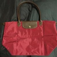 ราคา ลดถูกที่สุด 65% !!!!! กระเป๋า Longchamp แท้ % ไซส์ M หูยาว สีแดง (635674369)