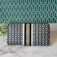 ราคา Tory Burch Gemini Link Canvas Wallet (7762327112)