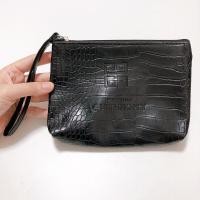 ราคา Givenchy กระเป๋าถือใบเล็กสีดำ สภาพดี (16194447919)