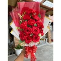 ราคา ช่อดอกไม้ ดอกกุหลาบช่อ 1ช่อ 10ดอก ช่อใหญ่มากๆๆ ( ช่อดอกกุหลาบสีแดง 10ดอก+ดอกแซม พร้อมผูกโบว์วินเทจ กระดาษห่อแดง+ขาว ) (57952630569)