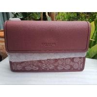 ราคา แท้!! 100% กระเป๋าสะพาย Coach Turner Flap Crossbody สีแดง denim ใหม่ (22847015637)