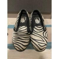 ราคา ส่งต่อรองเท้า Vans Unisex Lo Pro Zebra Sneakers Slip On (27523109560)