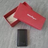 ราคา [ใหม่] ที่หนีบธนบัตร Salvatore Ferragamo Money Clip คลิปหนีบแบงค์ สีดำ (25058370006)