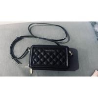 ราคา กระเป๋าสะพาย Charles & Keith รุ่น Quilted Long Wallet (43231306947)
