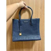 ราคา Michael Kors กระเป๋าถือ ทรงทำงาน สีน้ำเงินกรมท่า (มือสอง/ของแท้/สภาพดี) (28003719840)