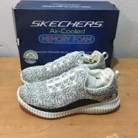 ราคา Skechers รองเท้าผ้าใบสีขาว-ดำ ของแท้จากshopญี่ปุ่น (1668371312)