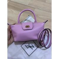 ราคา กระเป๋า lyn สะพายคอสบอดี้ สีชมพู ของแท้ (41222928744)