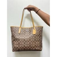 ราคา พร้อมส่ง กระเป๋าโค้ช Coach Sig City Tote (25923666897)