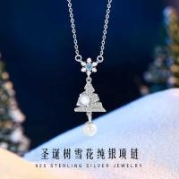 ราคา ต้นคริสต์มาสเงินสเตอร์ลิง 925 สร้อยคอหญิงแฟชั่นทุกการแข่งขันมุกเพทายโซ่กระดูกไหปลาร้า อิน จี้แก้วเกล็ดหิมะ (51602393577)