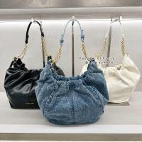 ราคา Charles & Keith รุ่น Ciara กระเป๋าโฮโบ L CK2 ((แท้จากชอป มีถุงผ้า ถุงกระดาษให้)) (56555960084)