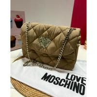 ราคา กระเป๋าสะพายข้าง Love Moschino Quilted Flag Shoulder มือสอง (48360581758)