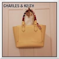ราคา CHARLES & KEITH กระเป๋าพันผ้าน่ารักๆ สีเหลือง ของแท้ (3955139)
