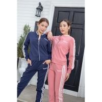 ราคา SUPERD เซทชุดวอร์ม เสื้อแจ็คเก็ตแขนยาวมาคู่กับกางเกงขายาวแถบข้าง Basic sports ribbed set Code : 9825 (5478752119)