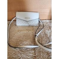 ราคา MICHAEL KORS มือสอง สะพายข้าง สีขาว MK Signature Canvas & Leather Crossbody White (25336741921)